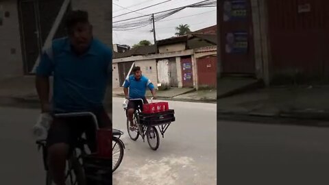 HOMEM CACHORRO PASSANDO NA SUA RUA #fyp #viral #memes #shorts