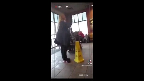 Coffee Shop Karen SHRIEKING when things don't go her way