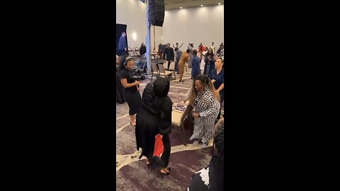 Y’all better dance 💃🏽💃🏽 praise break