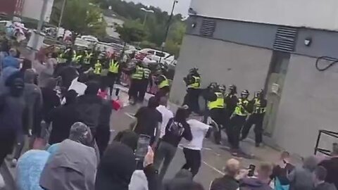 Police are now getting stoned by the British outside a migrant hotel