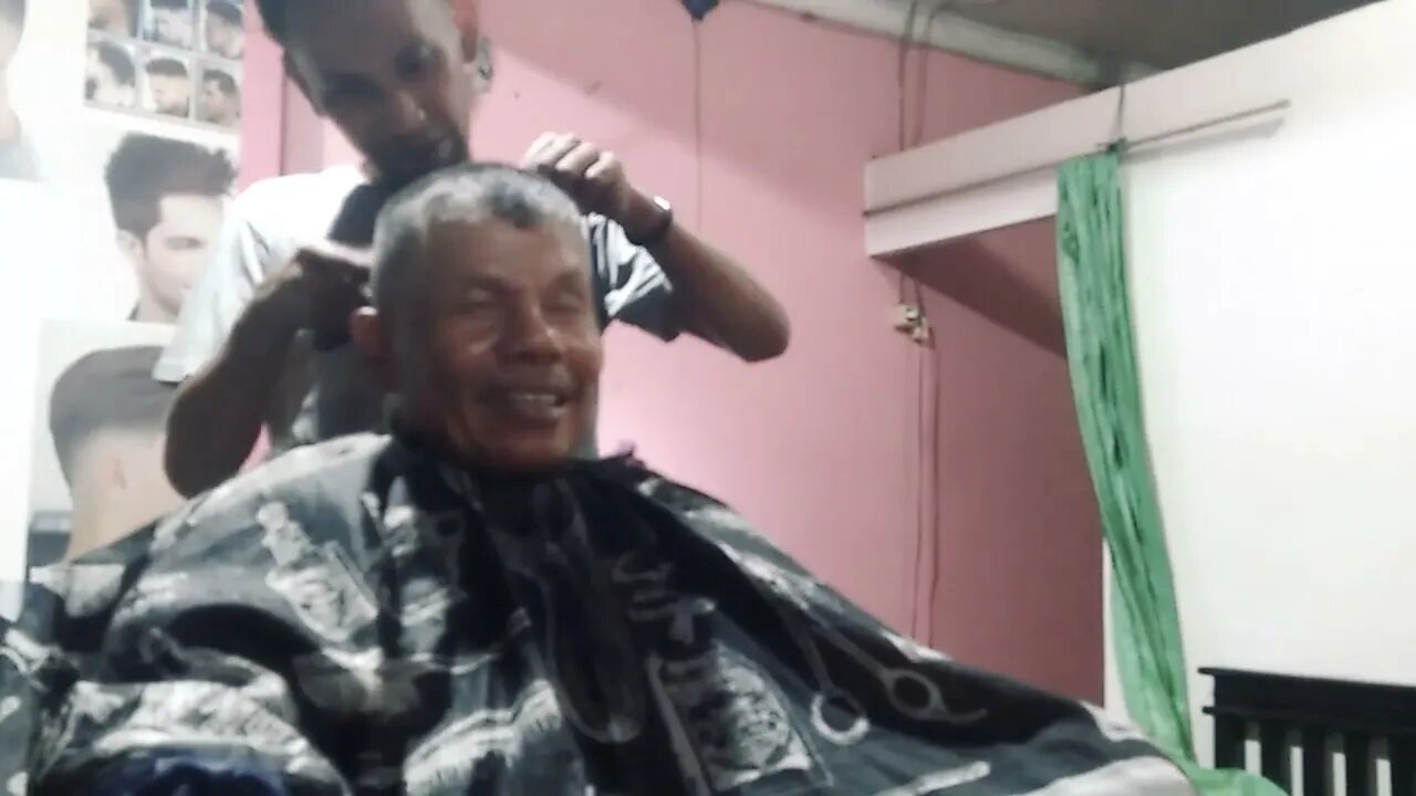 Ngobrol seru sambil cukur dengan bos bebek, ternyata punya dua istri lur