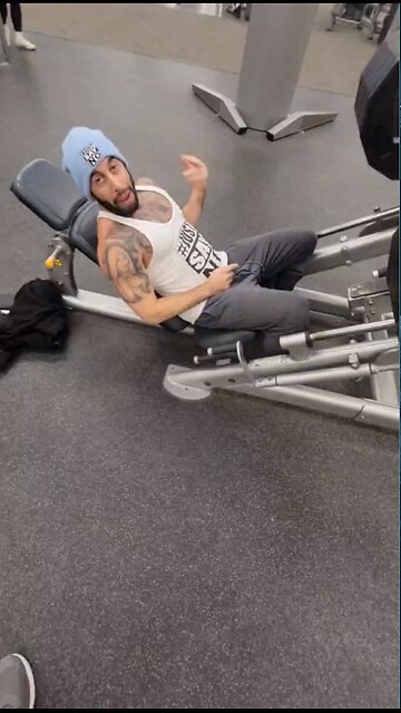 CHRIS SKY💥1000👀Pound🦵Leg🦵Press💥🔥😎