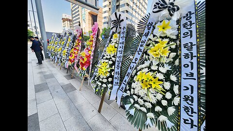 NewJeans Fans Protest at HYBE HQ, Demand Reinstatement of Min Hee Jin as ADOR CEO