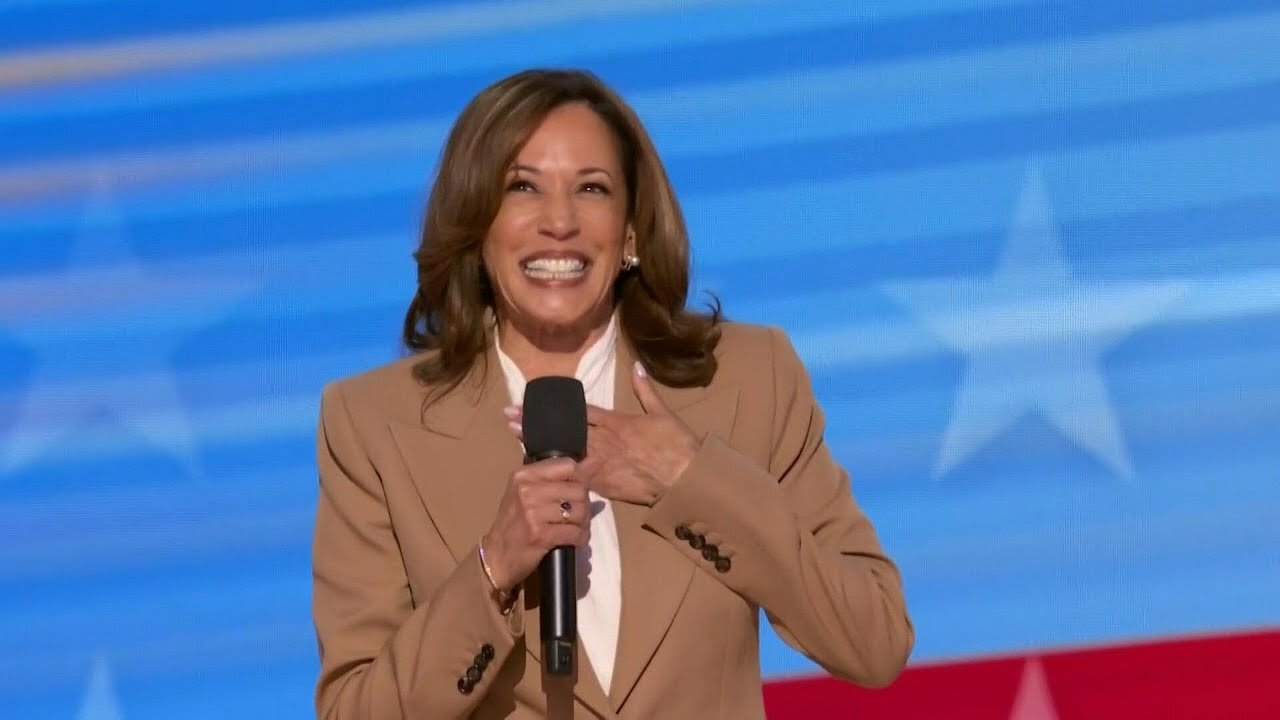 Kamala Harris abre la convención demócrata con homenaje a Biden | AFP