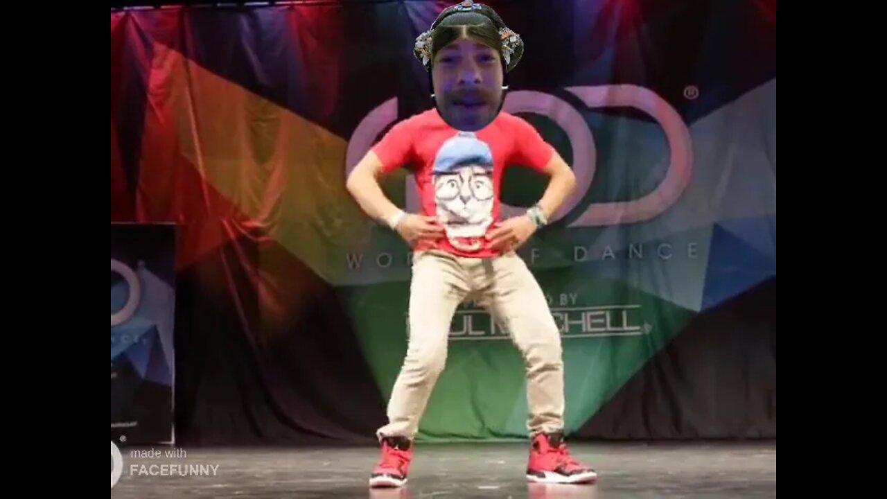 look at Yeet, he's got the moves💙🤣