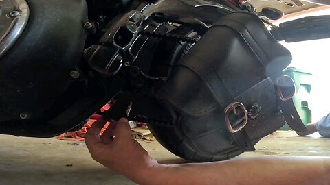 Checking Drive Belt Tension, Harley-Davidson Soft-tail