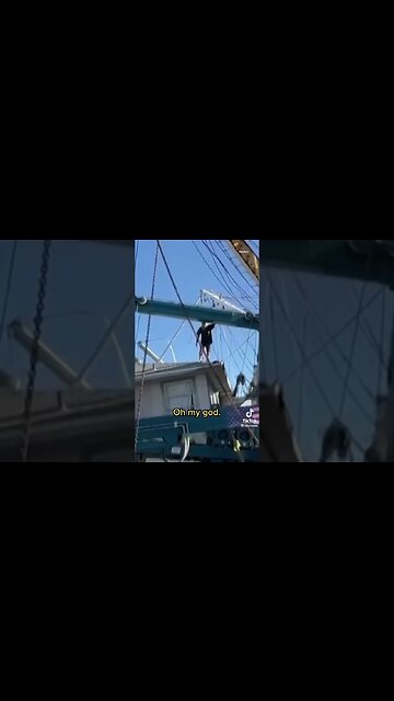 Florida Man Survives Hurricane Ian on Boat 🚤🌊