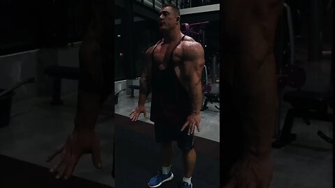 when the pumps hits good. #bodybuilding #training #gym #chestday #bodybuildingmotivation