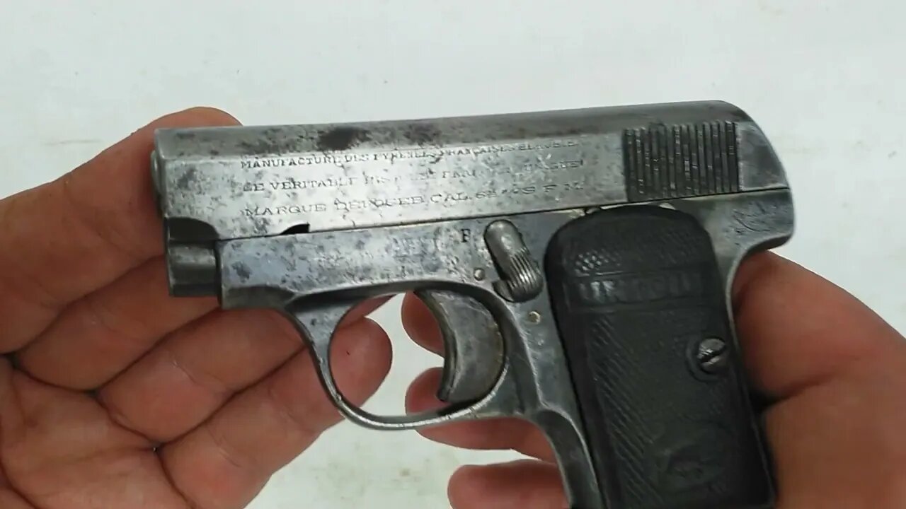 Unique Modèle 10 (early model), 6,35 mm Browning; Attribution Credits: Firearms Field Strip