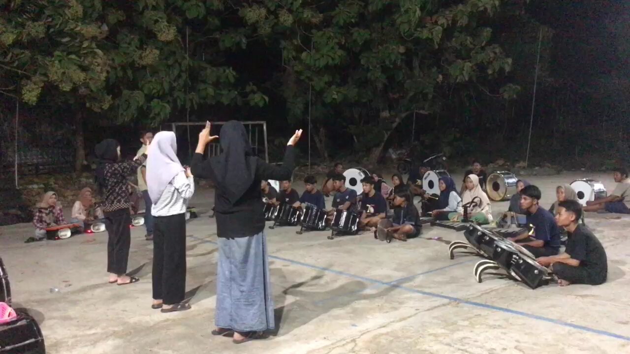 drumband lagu bojo loro cover gema nada permusa