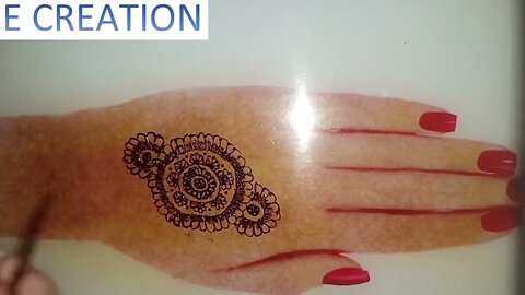 gorgeous Arabic mehndi design for front hand