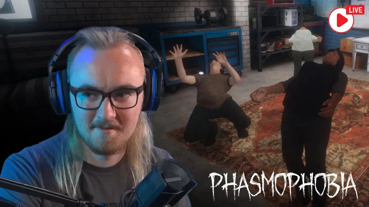 This new Phasmophobia update is weird