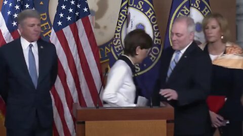 'Double Standards Infuriating Parents': Top Goper Calls Out Pro-Mask Mandate Dems Caught Maskless