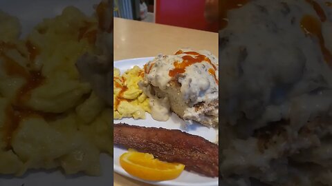 Two Chicks - Biscuits and Gravy / Coffee Cake Pancakes