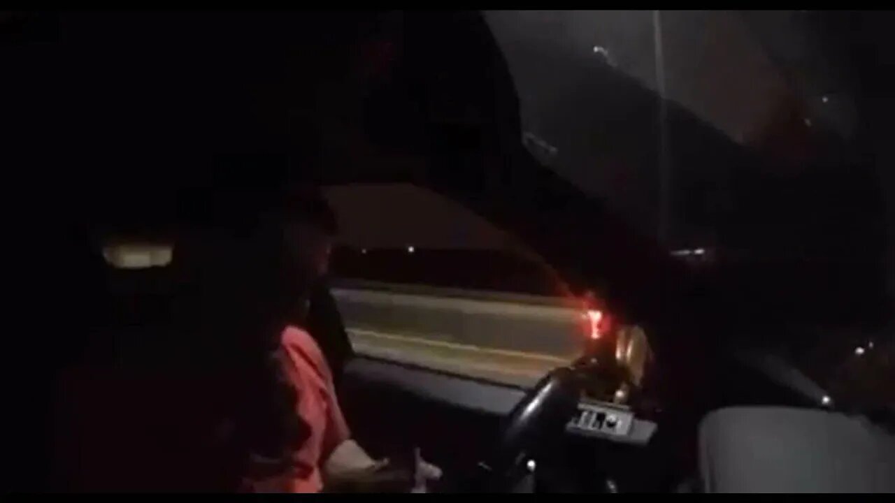Zetas Taking 1000 Dollars From Driver In Checkpoint