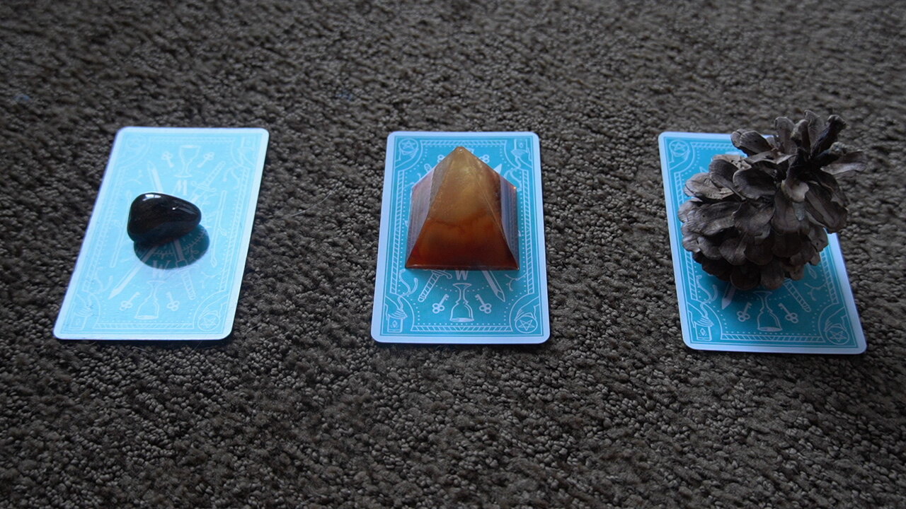 What Does Your 🤩BOSS😚Think Of YOU?!🤠🤔🤐🤨🤓 Pick A Card Tarot Reading