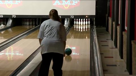 Hundreds bowl for Special Olympics of Wisconsin