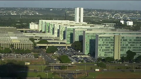 Lula abre o cofre para contratar mais de 8 mil funcionários públicos ... e quem vamos pagar ...