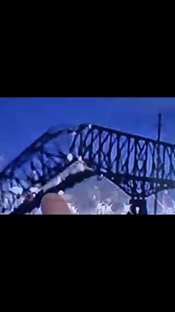 BALTIMORE BRIDGE APPEARS TO HAVE EXPLOSIVES. (Language)