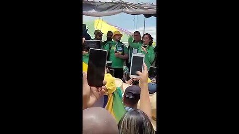 Carla Zambelli voltou dos EUA assim