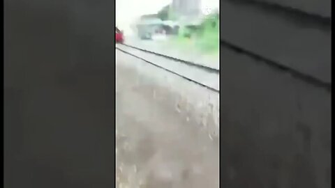 KERETA API VS MOBIL #shorts