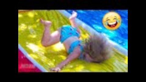 Videos De Risa 2021 nuevos 😂 Videos Graciosos - Niños traviesos con Agua / Funny Water Slide Fails