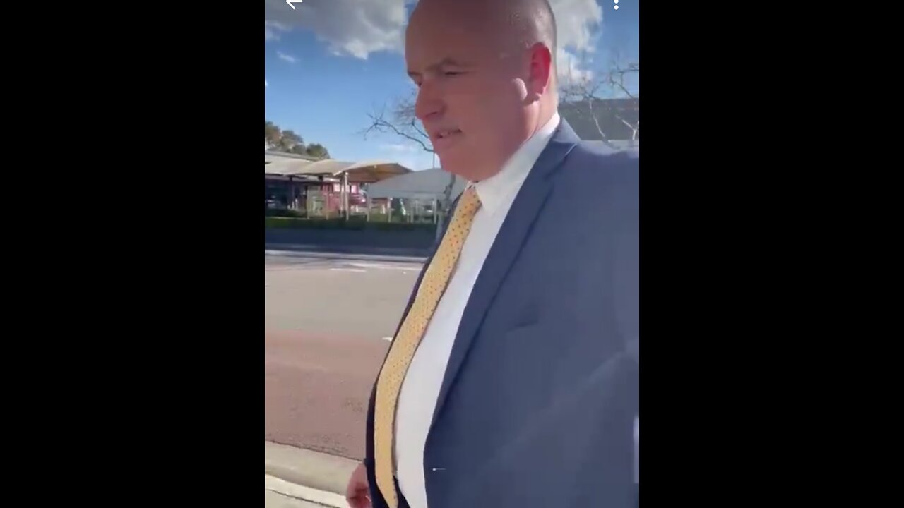 Police Minister Chased from Street by Human Rights Truth