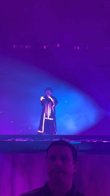 I flash The Weeknd! 🍒