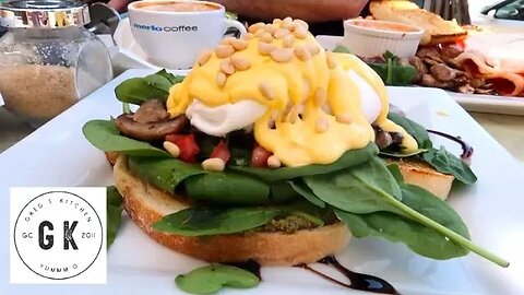 Australian "Cheap Date" Breakfast - Eating Out on A Budget