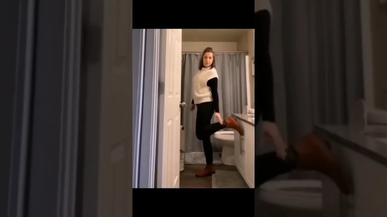 When she tried to snap that perfect selfie 😂 #funny #viral #shortsfeed #shortvideo #shorts #comedy