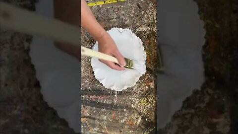 Upcycling on a Budget / Glass Plate from the Thrift Store to a Unique Decor Piece