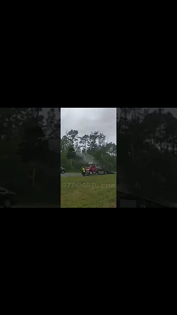 😱Flying high 😱 Launches from tow truck car ramp #dashcam #policedashcam #polizei #highway #jump