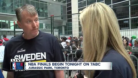 Ashley Rowe speaks to the family of Golden State Warriors player Peter Jerebko