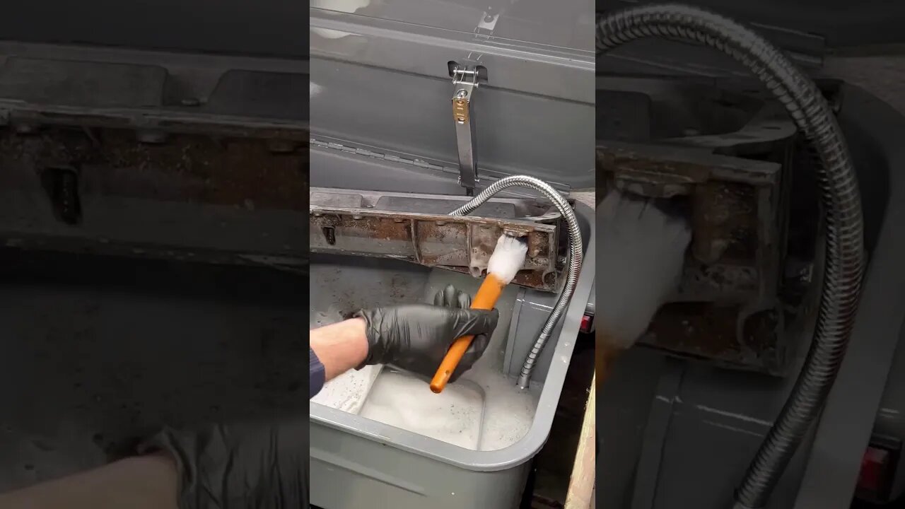 BMW E34 M5 Oil Pan Restoration #shorts #bmw #cars #diy #bmwm5 #bmwe34 #restoration #automotive