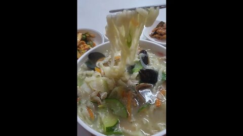 #cook #cooking #food Korean style Sea food hand-shake flour dough noodle soup 수타 해물칼국수
