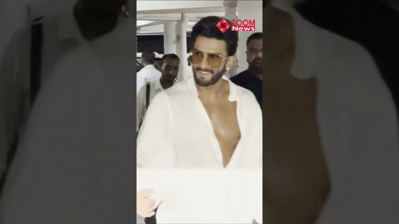 Ranveer Singh makes a STYLISH appearance & quickly meets paps at Ritesh Sidhwani's bash 😍🔥📸