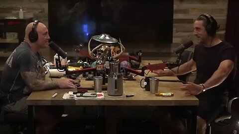 Cheeky Joe Rogan Says "Vote Republican"