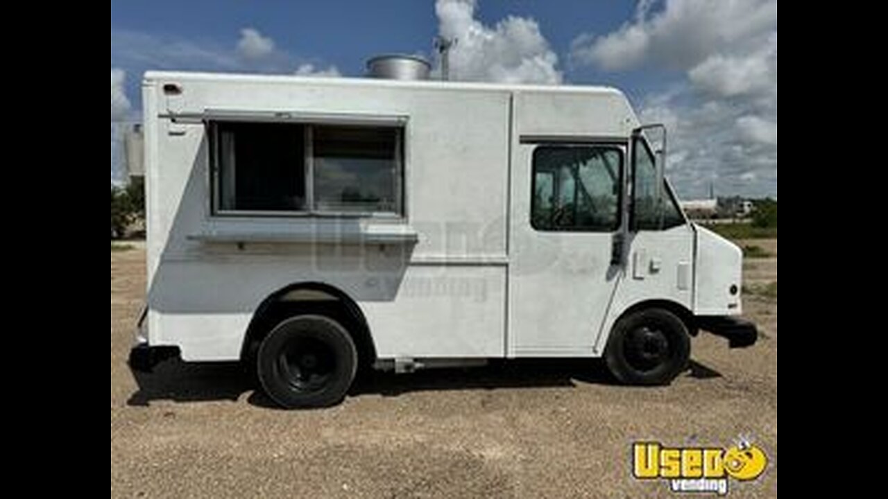 LOW MILES TURNKEY - 19' GMC P3500 Diesel Food Truck with Pro-Fire Suppression for Sale in Texas