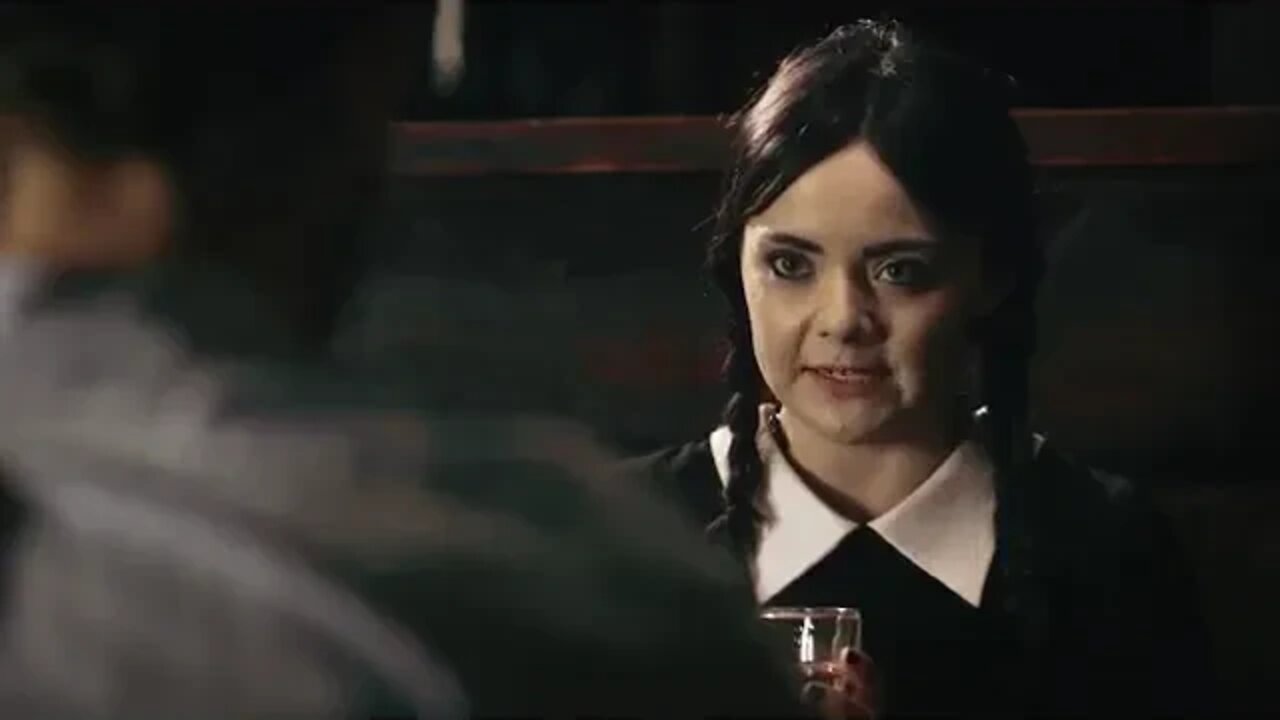 Adult Wednesday Addams s1e3 Internet Date