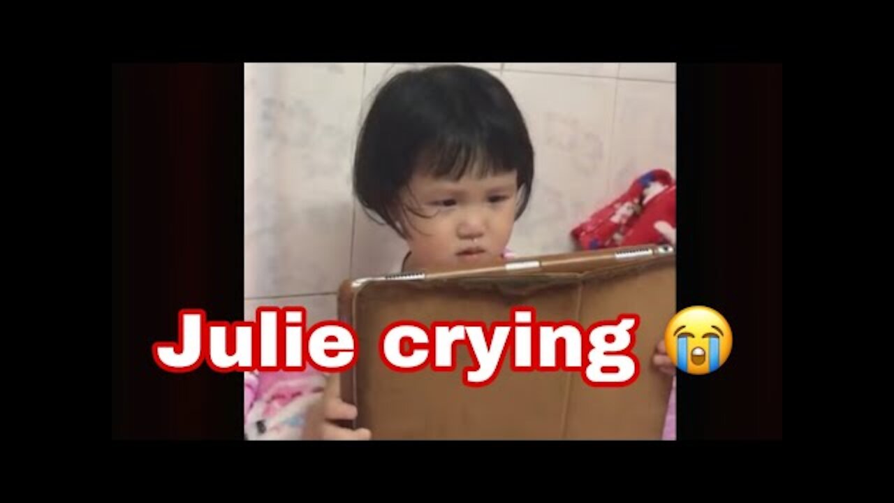 Julie crying 😢😭