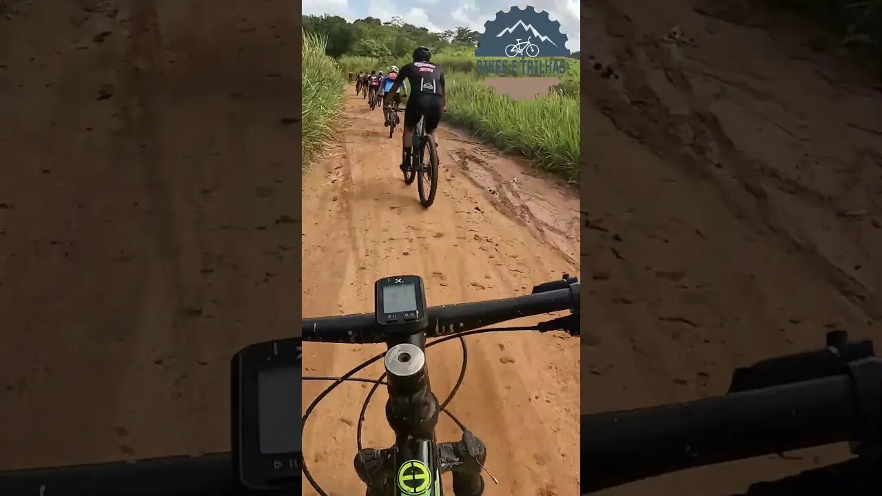 Tentando acompanhar o ritmo do povo - BIKES E TRILHAS #shorts #bike #trilha