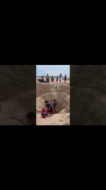 INSANE HOLE IN BEACH🏝😳