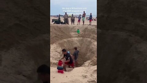 INSANE HOLE IN BEACH🏝😳