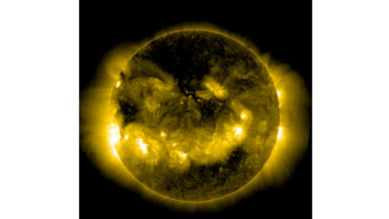 NASA, SOHO, Discover Huge Anomaly "Sun Scooping" Latest