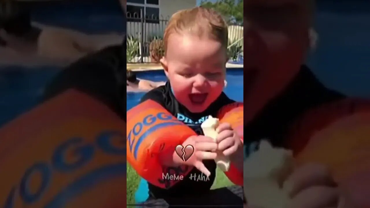 anaku ketika makan sambil berenang #shorts