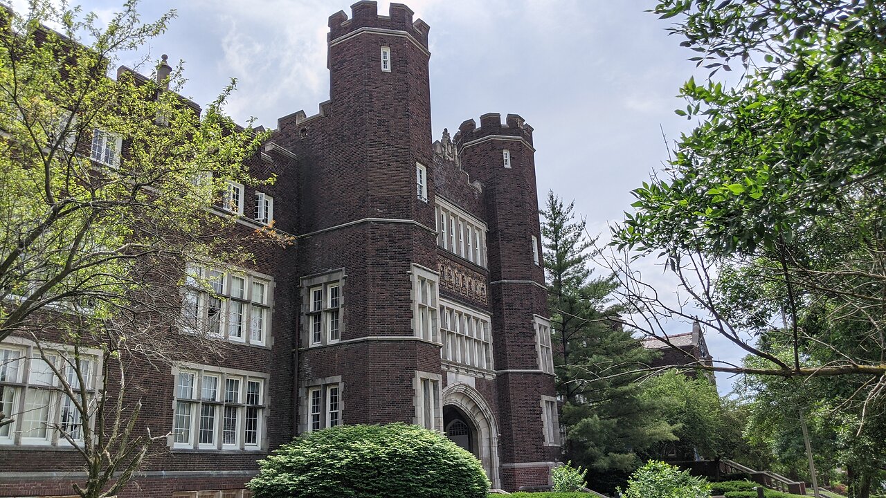 Exploring Abandoned Cleveland High School | St Louis June 2020