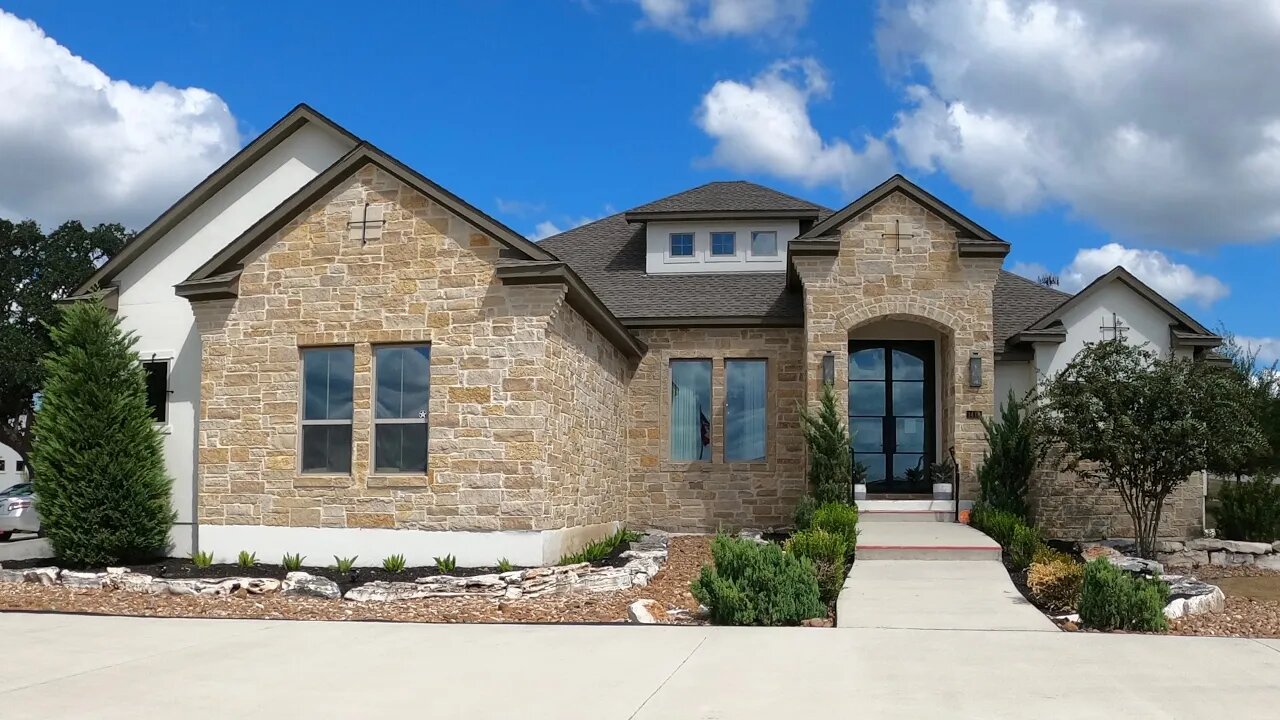 Pre Existing Home for Sale Tour, 1 acre lot, Monticello Custom Homes, Vintage Oaks, New Braunfels Tx