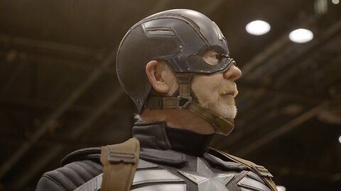 Celebs Incognito: We Followed Around 'Captain America' At C2E2