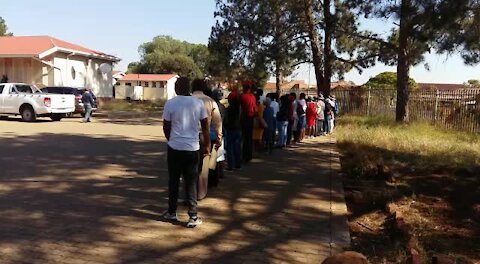 SOUTH AFRICA - Pretoria - Atteridgeville School Admission Applications(Video) (WAY)