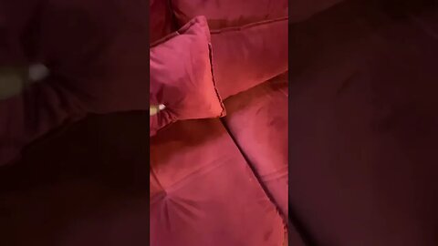 Imponente e super confortável o Sofá Imperial 4 Lugares Molas Ensacadas, é uma excelente escolha!